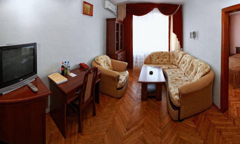 Kremin Hotel Кременчуг Экстерьер фото