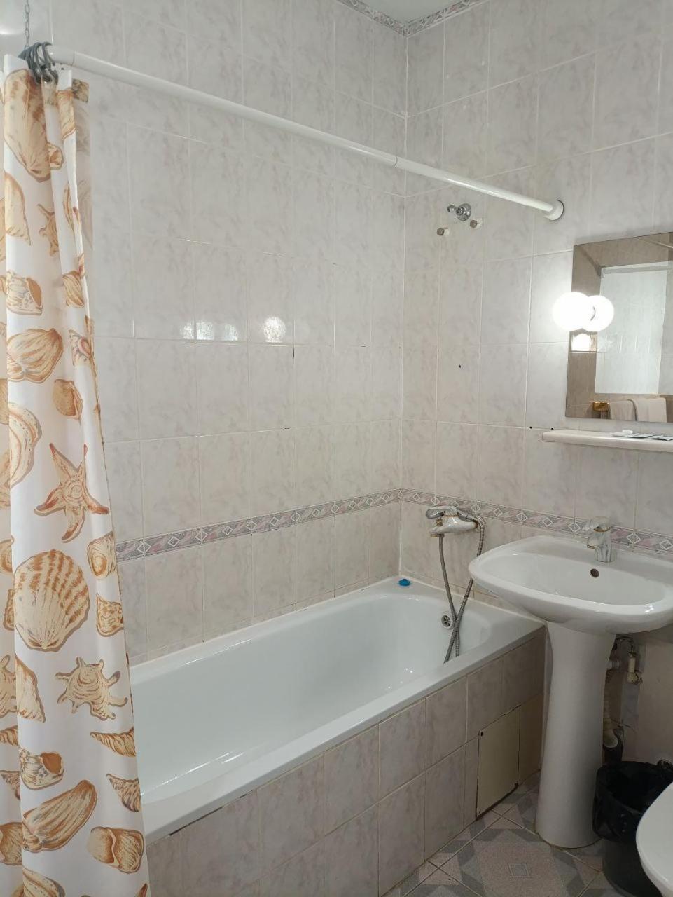 Kremin Hotel Кременчуг Экстерьер фото