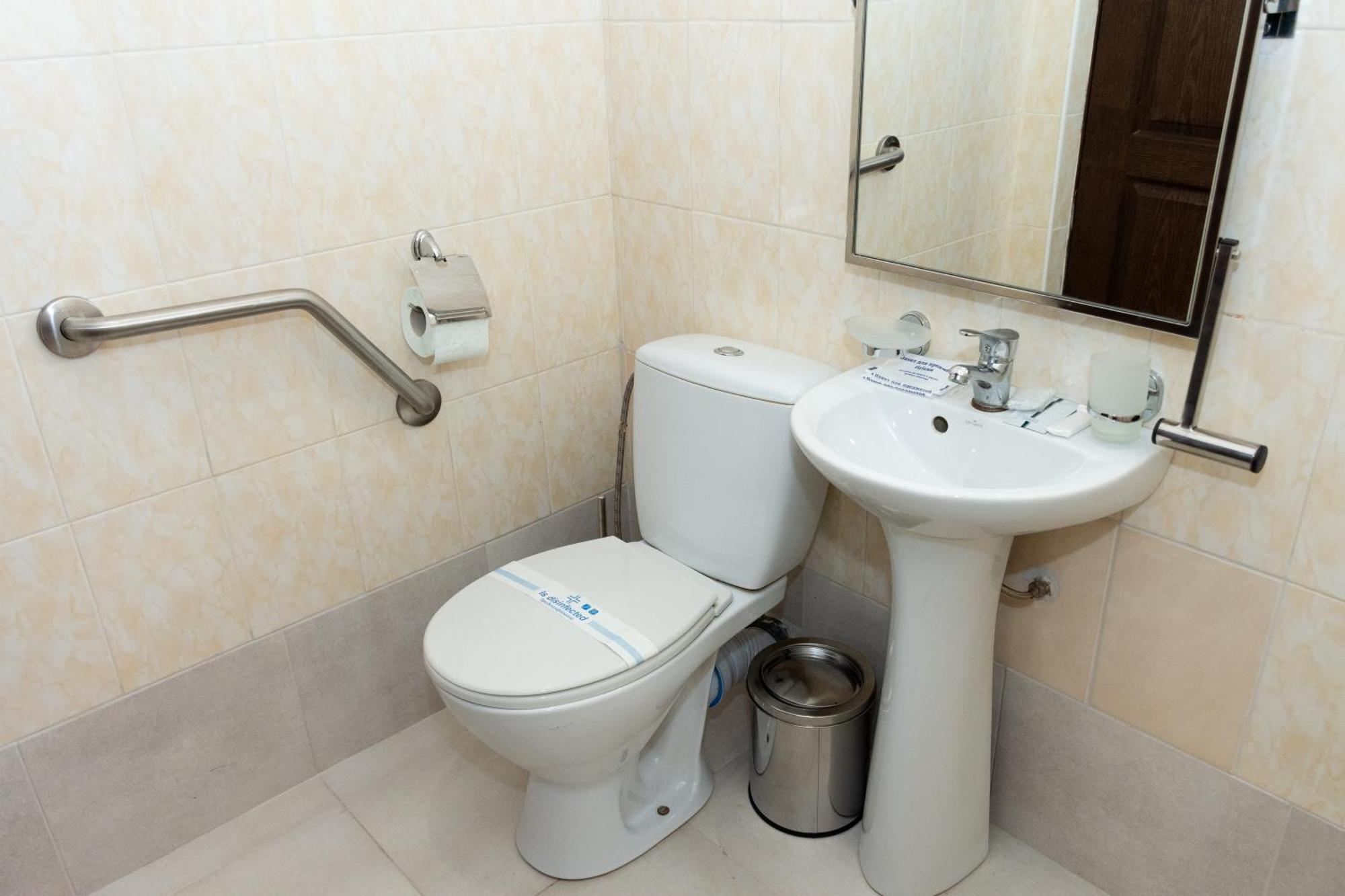 Kremin Hotel Кременчуг Экстерьер фото