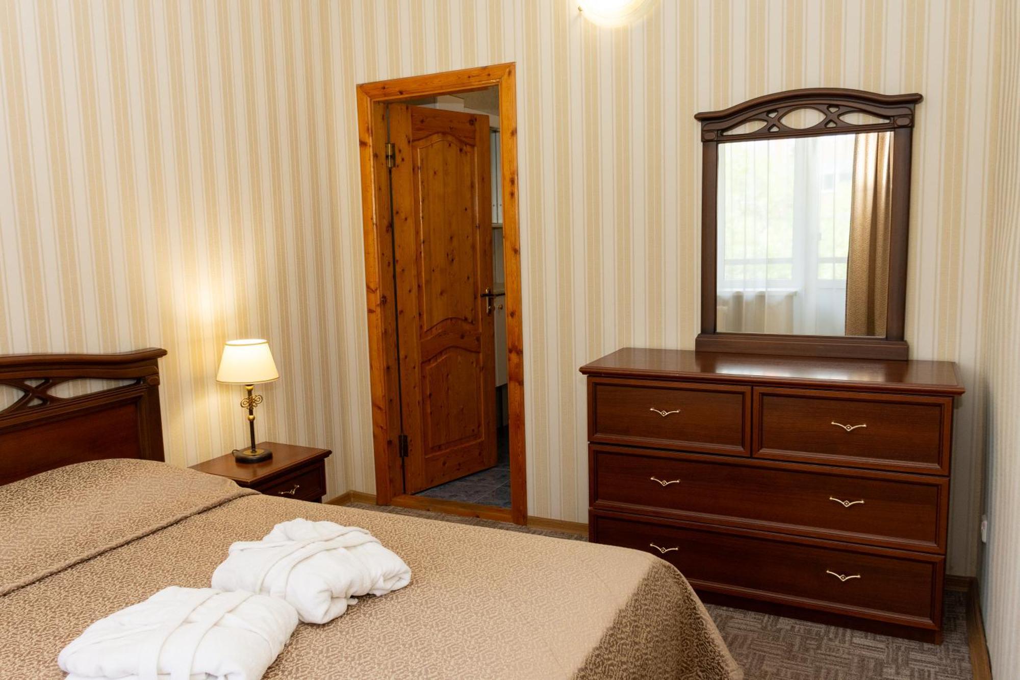 Kremin Hotel Кременчуг Экстерьер фото
