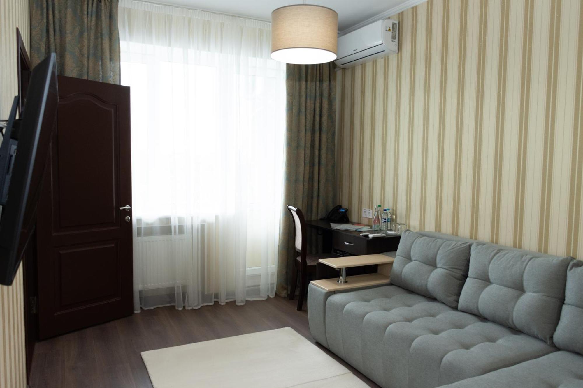 Kremin Hotel Кременчуг Экстерьер фото