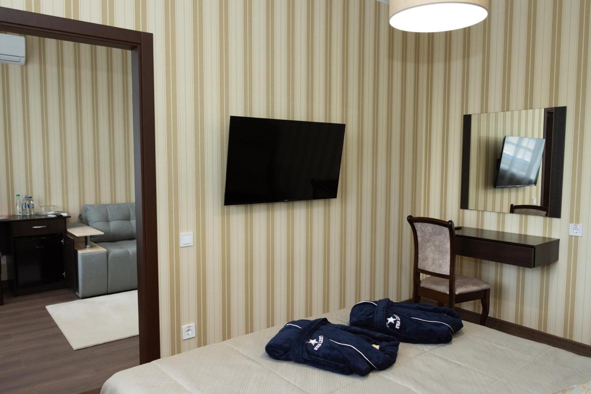 Kremin Hotel Кременчуг Экстерьер фото