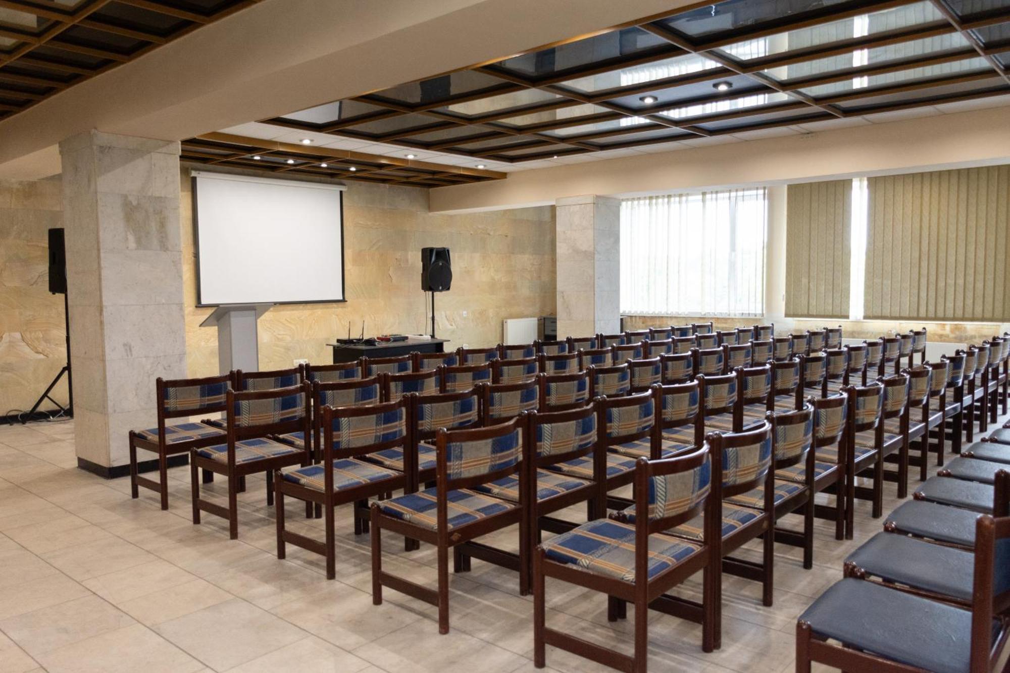 Kremin Hotel Кременчуг Экстерьер фото