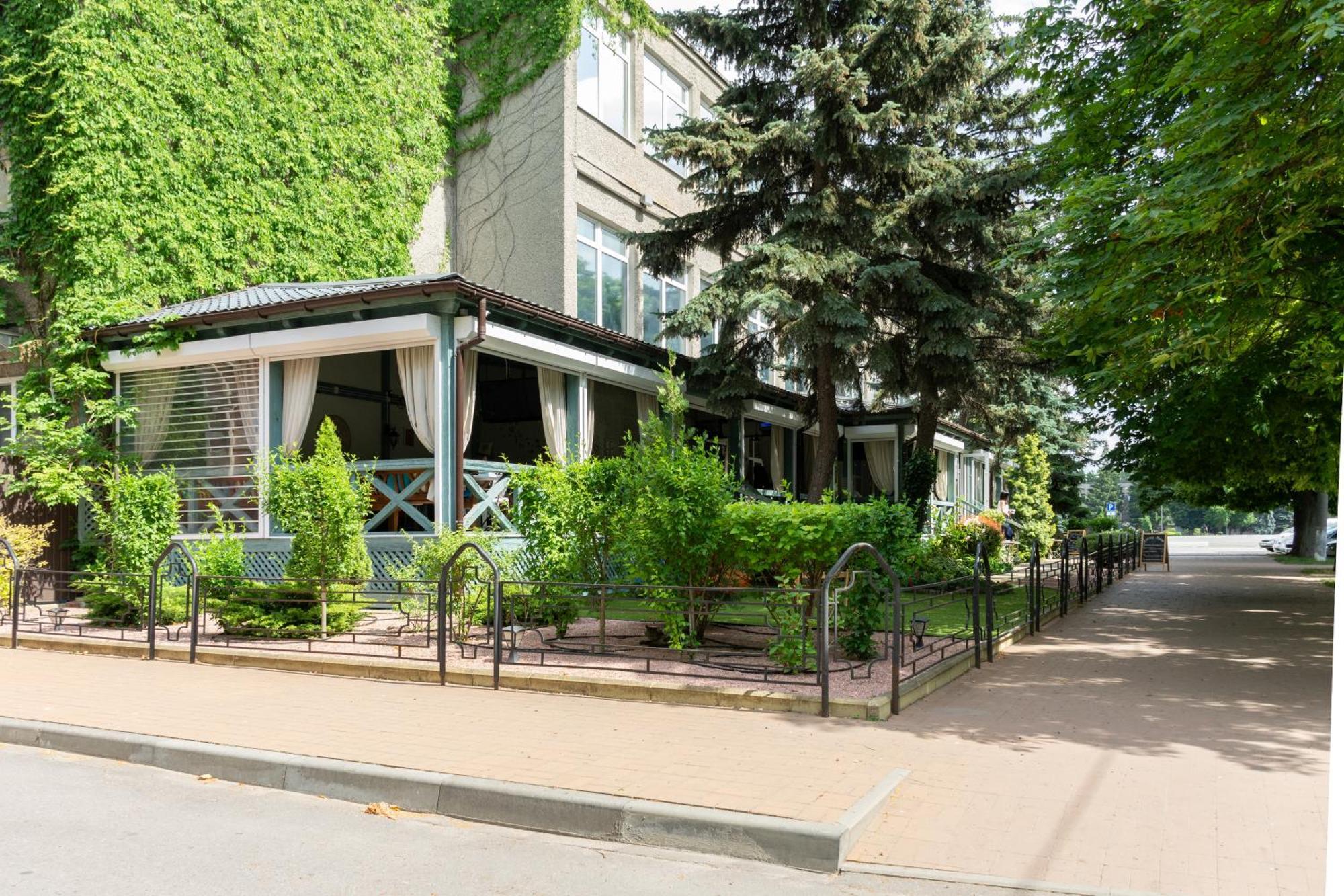 Kremin Hotel Кременчуг Экстерьер фото