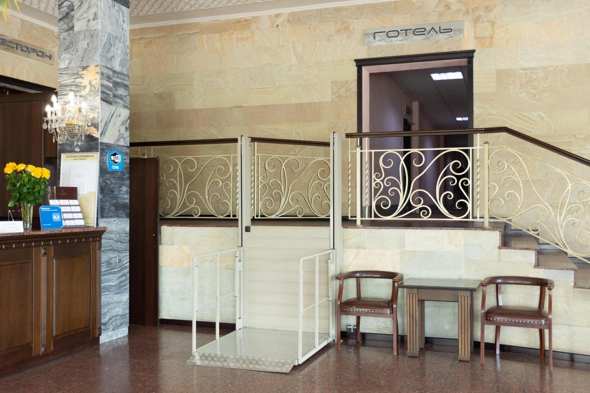 Kremin Hotel Кременчуг Экстерьер фото