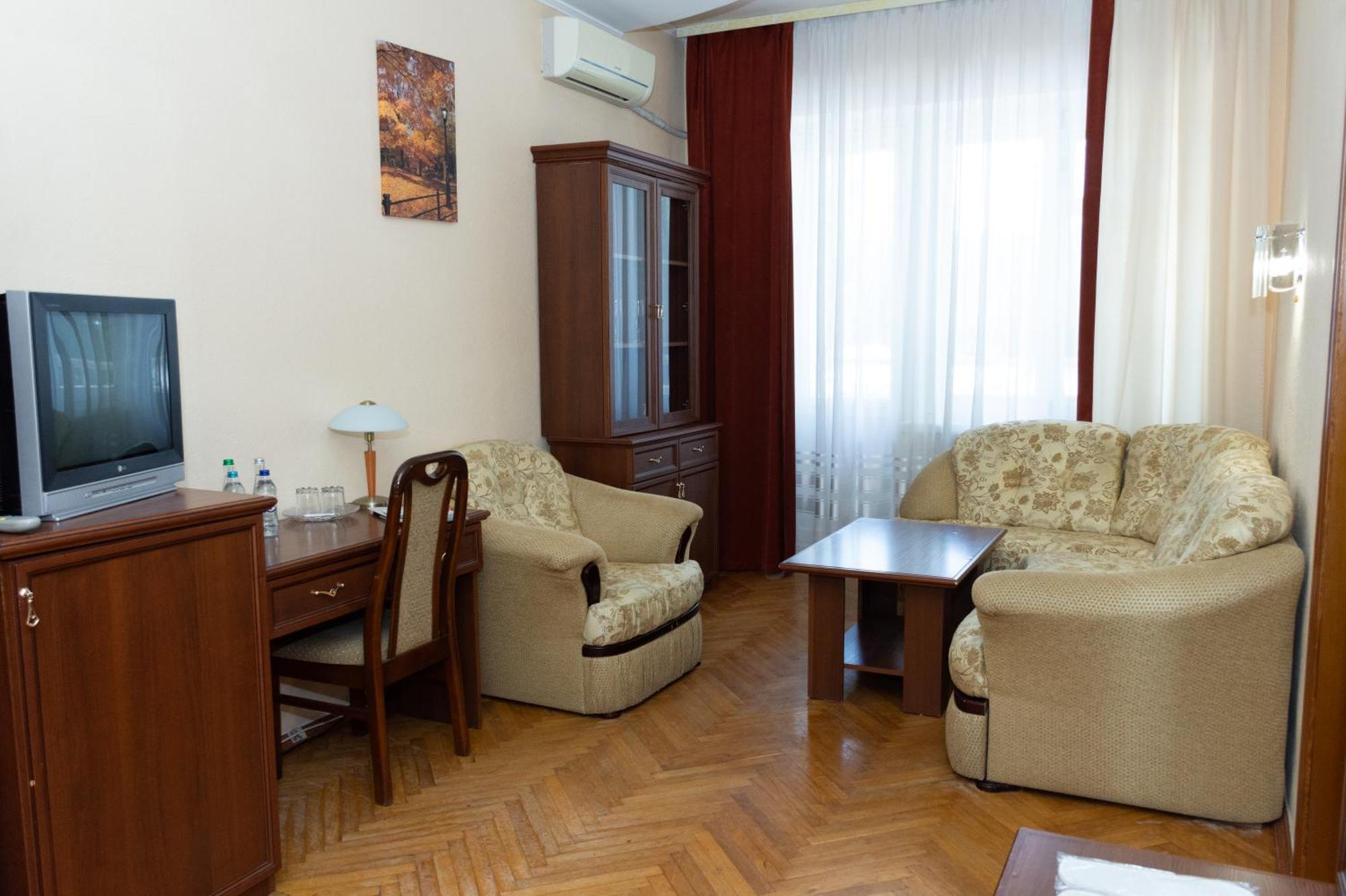 Kremin Hotel Кременчуг Экстерьер фото
